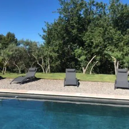 Maison Au Pied Du Luberon Villa *